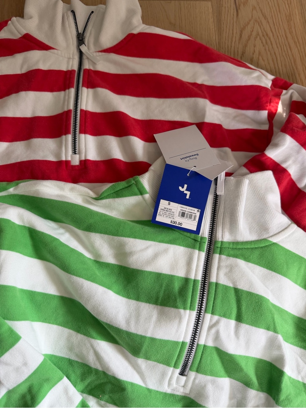 2 Joylab sweatshirts - Picture 2 of 4